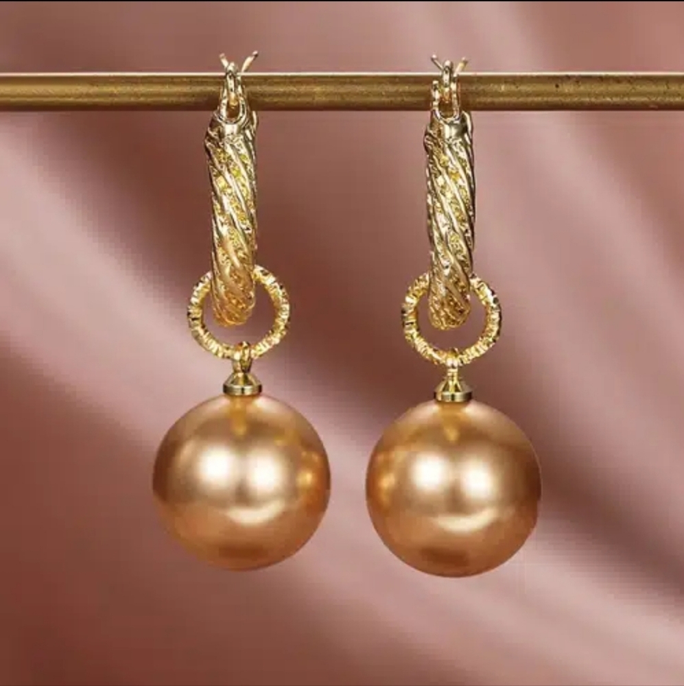 Hot Luxury Classic Imitation Pearl Women's Earrings